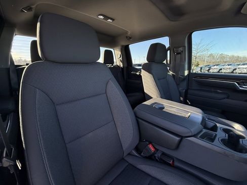 Used 2025 GMC Sierra 1500 SLE image 31