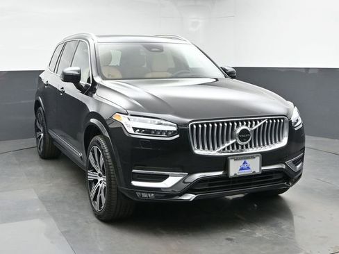 Used 2023 Volvo XC90 B6 Ultimate w/ Protection Package AWD/4WD image 2