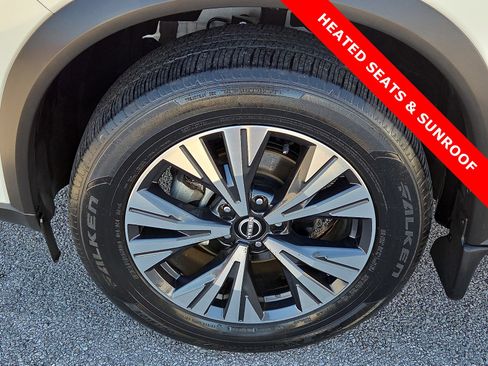 Used 2023 Nissan Rogue SV w/ SV Premium B Package image 7