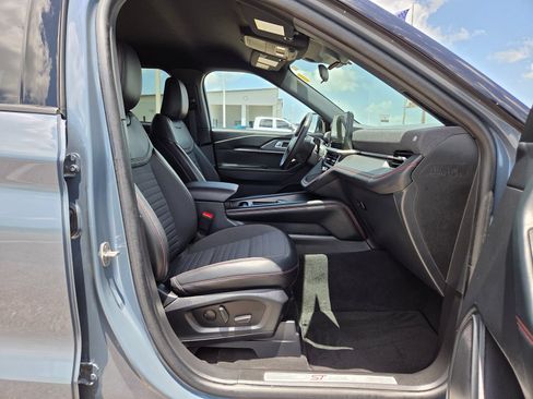 Used 2025 Ford Explorer ST-Line RWD image 18