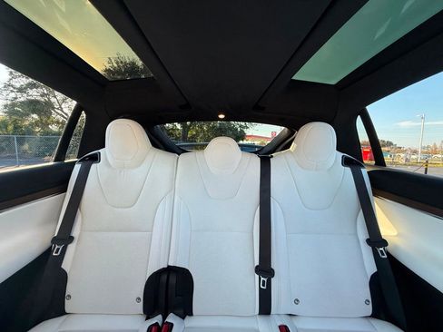 Used 2023 Tesla Model X image 21