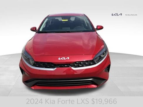 Certified 2024 Kia Forte LXS FWD image 3