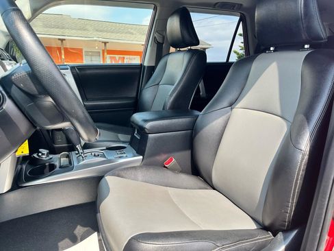 Used 2014 Toyota 4Runner SR5 Premium image 12