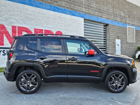 Used 2022 Jeep Renegade Latitude w/ Convenience Group AWD/4WD image 8