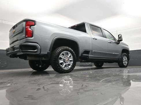 Used 2024 Chevrolet Silverado 2500 High Country w/ Technology Package AWD/4WD image 24