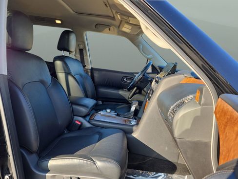Used 2024 Nissan Armada SL image 15