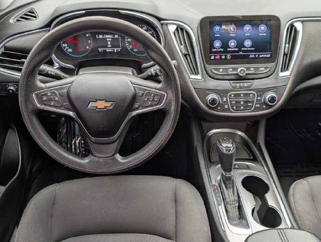 Used 2020 Chevrolet Malibu LT FWD image 19