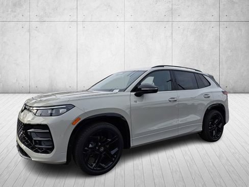 New 2026 Volkswagen Tiguan SE R-Line image 8