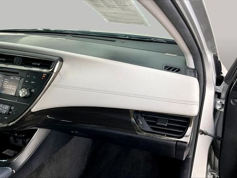 Used 2014 Toyota Avalon XLE FWD image 18