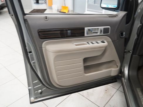 Used 2008 Lincoln MKX 2WD image 5