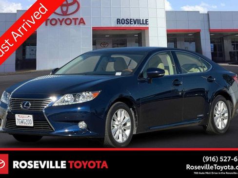 Used 2014 Lexus ES 300h w/ Premium Package w/Bamboo Trim FWD image 1