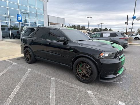 Used 2018 Dodge Durango SRT w/ Technology Group AWD/4WD image 5
