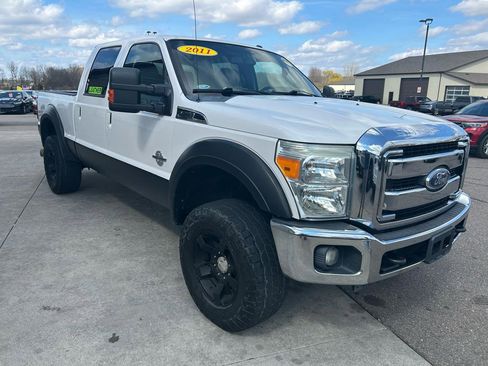 Used 2011 Ford F350 Lariat w/ Lariat Interior Pkg image 3