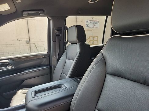Used 2023 Chevrolet Suburban Premier AWD/4WD image 38