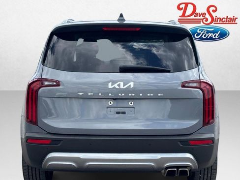 Used 2022 Kia Telluride EX w/ EX Premium Package FWD image 8