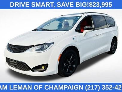 Used 2020 Chrysler Pacifica Limited w/ Quick Oder Package 2EV RED-S