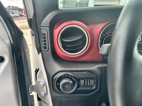 Used 2019 Jeep Wrangler Unlimited Rubicon w/ Safety Group image 17