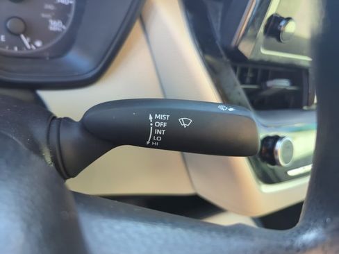 Used 2025 Toyota Corolla LE FWD image 18