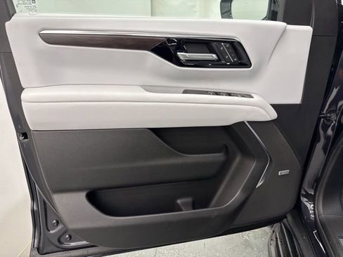 New 2026 Chevrolet Suburban Premier AWD/4WD image 22