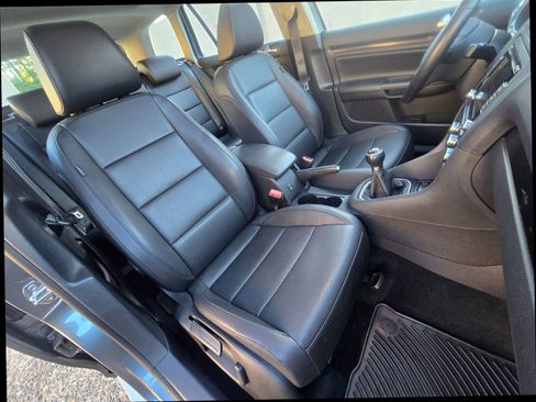 Used 2010 Volkswagen Jetta TDI image 21