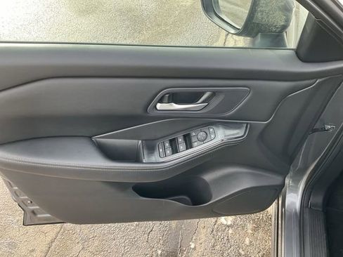 Used 2024 Nissan Rogue SV image 25