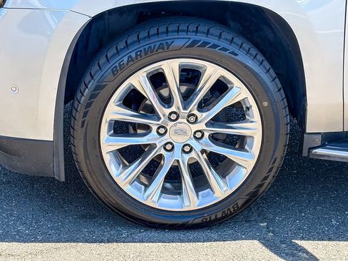 Certified 2020 Cadillac Escalade Luxury AWD/4WD image 7