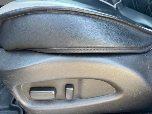 Used 2011 Cadillac SRX 2WD image 19