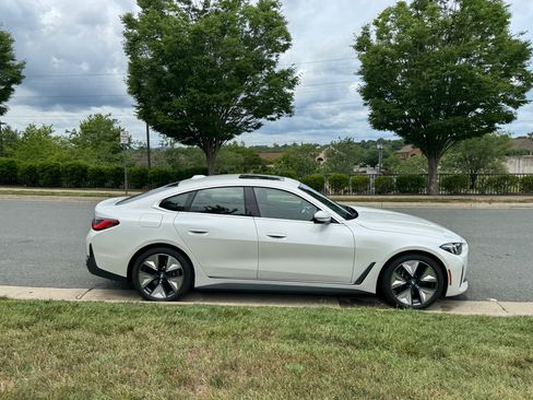 Used 2025 BMW i4 xDrive40i w/ Premium Package AWD/4WD image 8