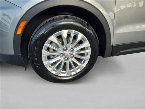 Used 2024 Cadillac XT4 Luxury w/ Cold Weather Package FWD image 23