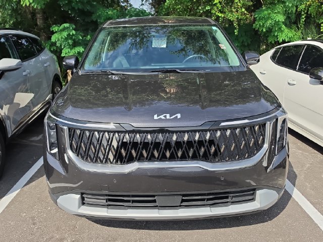Certified 2025 Kia Carnival FWD image 2