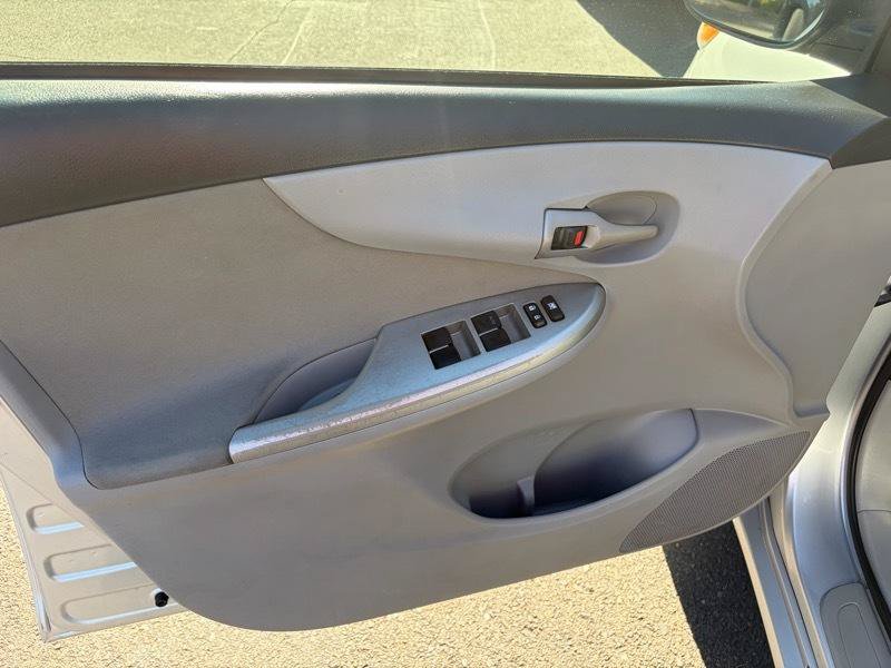 Used 2011 Toyota Corolla LE FWD image 10