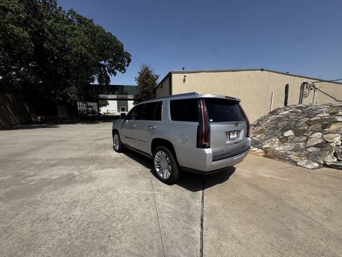 Used 2017 Cadillac Escalade Platinum AWD/4WD image 3