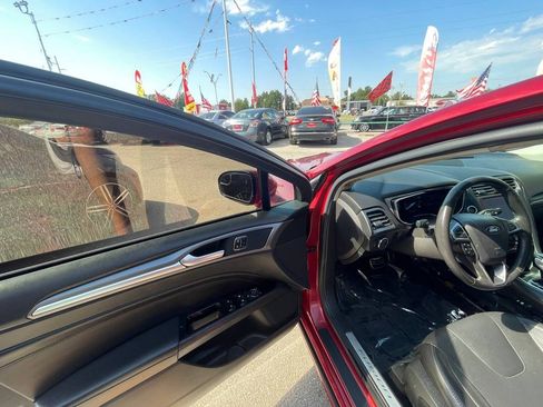 Used 2016 Ford Fusion Titanium image 24