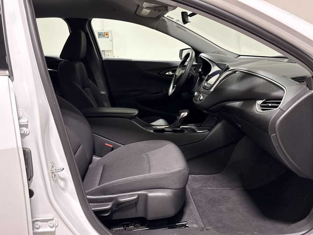 Used 2022 Chevrolet Malibu LT FWD image 21