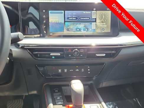Used 2025 Nissan Kicks SR FWD image 15