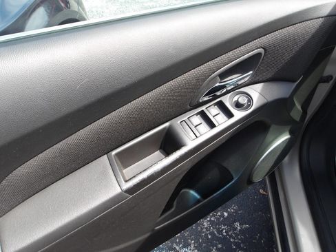 Used 2011 Chevrolet Cruze LT image 8