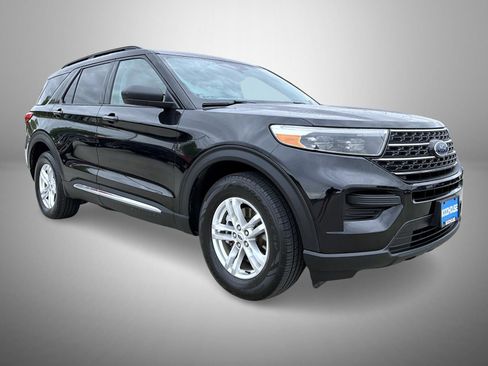 Used 2020 Ford Explorer XLT AWD/4WD image 3
