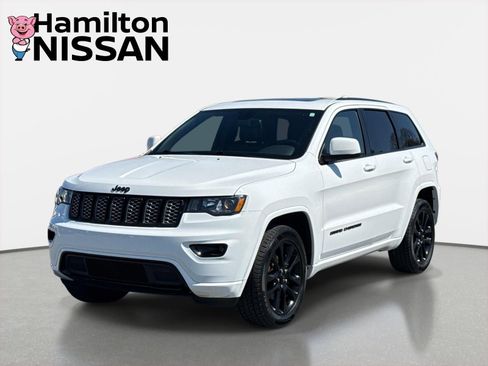 Used 2019 Jeep Grand Cherokee Altitude AWD/4WD image 5