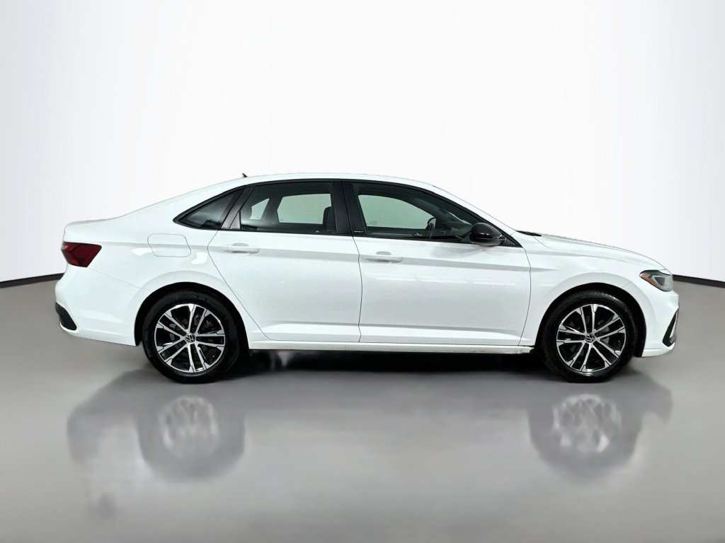 Used 2025 Volkswagen Jetta Sport FWD image 6