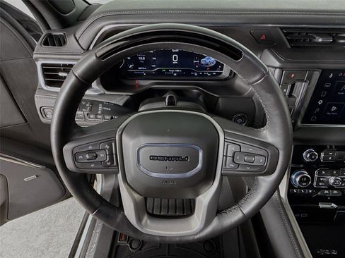 Used 2024 GMC Yukon Denali w/ Advanced Technology Package AWD/4WD image 13