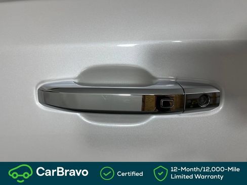 Used 2023 Chevrolet Silverado 1500 High Country w/ High Country Premium Package AWD/4WD image 12