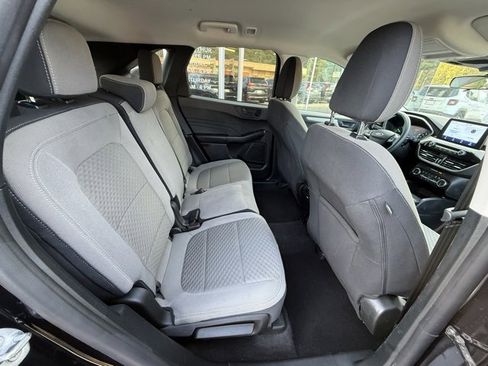 Used 2022 Ford Escape SE image 16