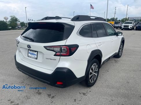Used 2023 Subaru Outback Premium AWD/4WD image 5