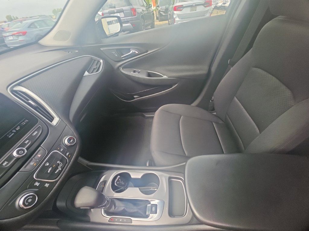 Used 2024 Chevrolet Malibu LS FWD image 22