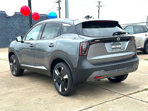 New 2026 Nissan Kicks SR w/ SR Premium Package FWD image 6