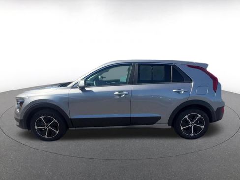 Used 2026 Kia Niro LX FWD image 9