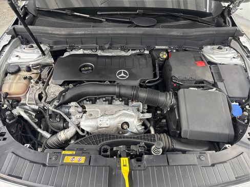 Used 2020 Mercedes-Benz GLB 250 4MATIC image 29