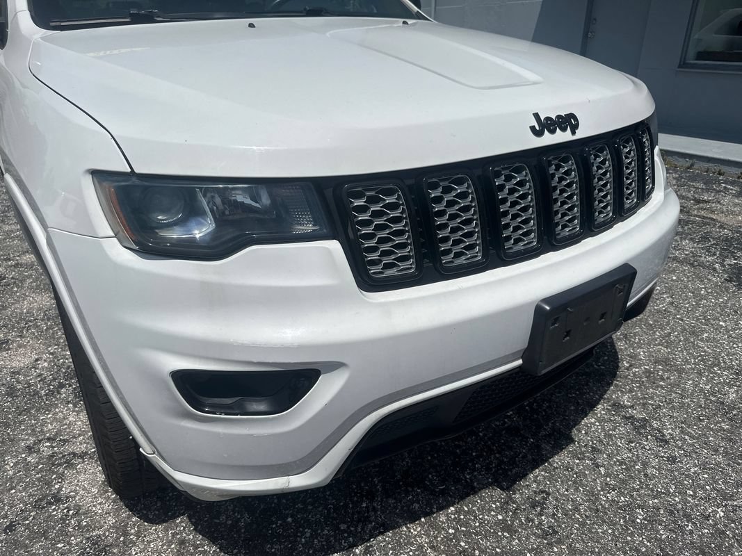 Used 2017 Jeep Grand Cherokee Altitude AWD/4WD image 12