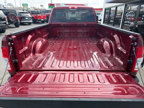Used 2024 RAM 2500 Big Horn w/ Protection Group AWD/4WD image 8