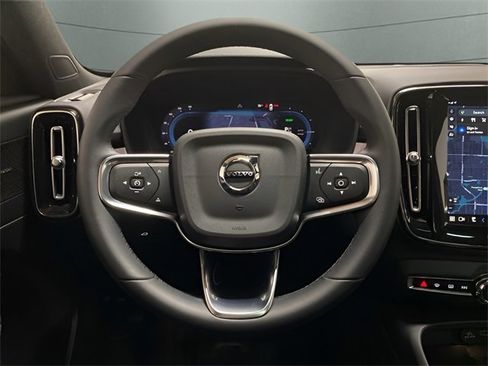 Used 2023 Volvo XC40 Recharge Ultimate w/ Protection Package Premier image 14